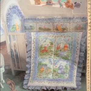 Vintage classic Pooh crib set
